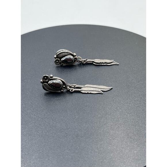 FM Fred Maloney Vintage Native American Onyx Sterling Silver Feather Earrings - Picture 12 of 13